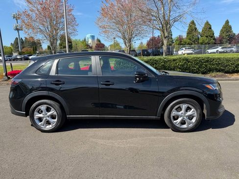 Used 2023 Honda HR-V LX image 9