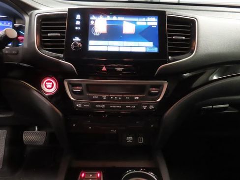 Used 2021 Honda Pilot Touring image 19