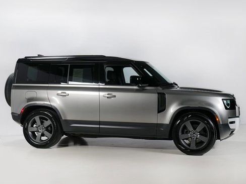 Used 2025 Land Rover Defender 110 S image 29