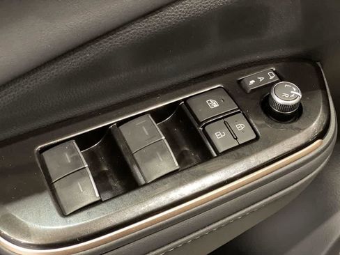 Certified 2025 Toyota Crown Signia Limited image 16