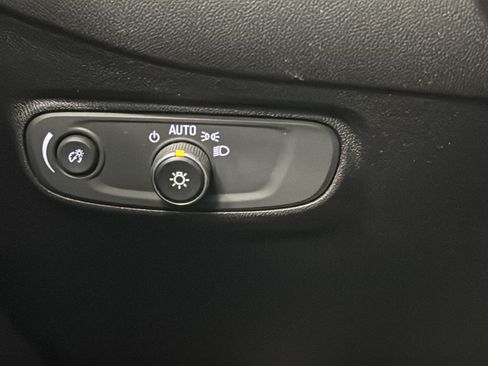 Used 2019 Chevrolet Equinox LT AWD/4WD image 29