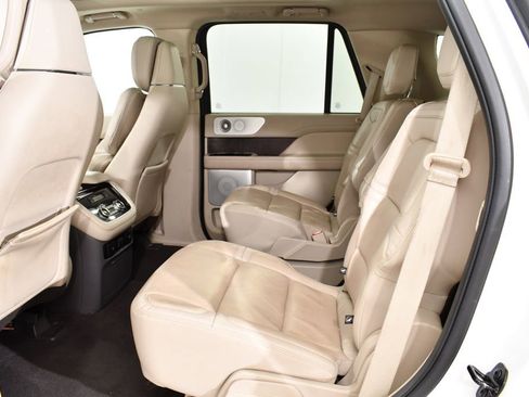 Used 2020 Lincoln Navigator Reserve w/ Luxury Package AWD/4WD image 16
