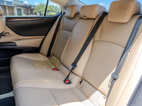 Used 2019 Lexus ES 350 w/ Premium Package FWD image 28