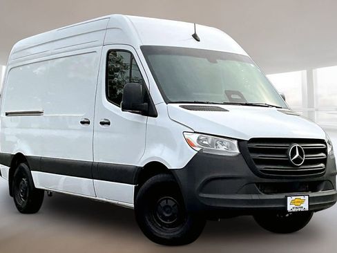 Used 2025 Mercedes-Benz Sprinter 2500 image 1