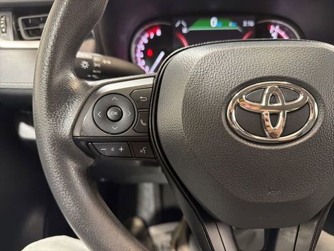 Used 2025 Toyota RAV4 XLE AWD/4WD image 26
