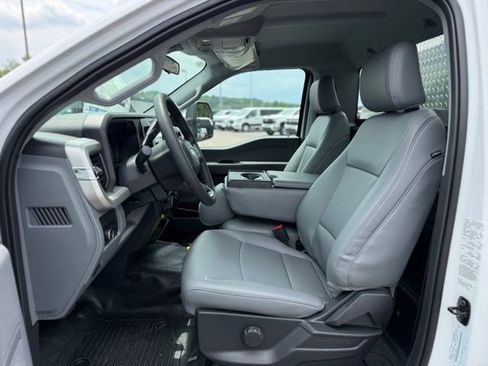 New 2026 Ford F550 4x4 Regular Cab Super Duty image 32
