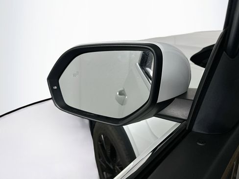 Used 2024 Volkswagen Atlas SE image 16