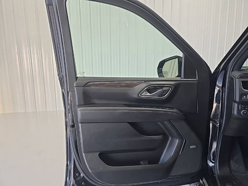 Used 2024 Chevrolet Suburban LT image 12