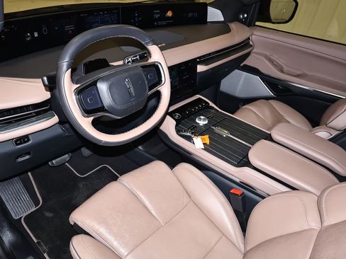 Used 2025 Lincoln Navigator Black Label image 40