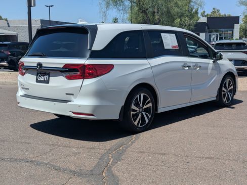 Used 2024 Honda Odyssey Touring image 3