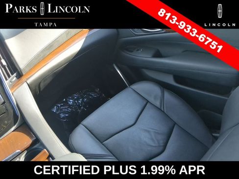 Used 2018 Cadillac Escalade Luxury AWD/4WD image 14