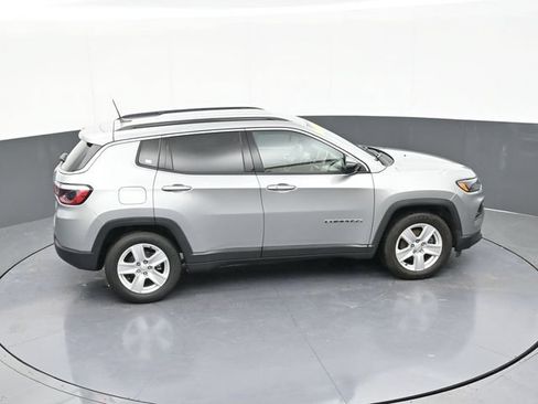 Used 2022 Jeep Compass Latitude FWD image 59