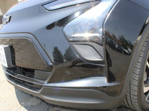 Used 2022 Chevrolet Bolt LT w/ Infotainment Package FWD image 4