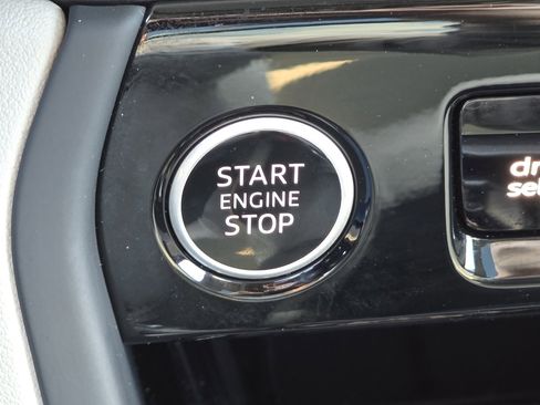 Certified 2025 Audi Q5 Prestige image 21