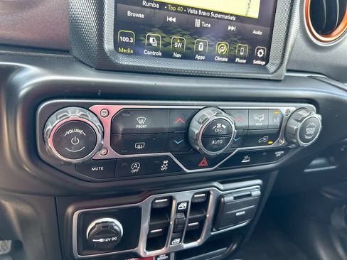Used 2022 Jeep Gladiator Mojave w/ LED Lighting Group AWD/4WD image 23
