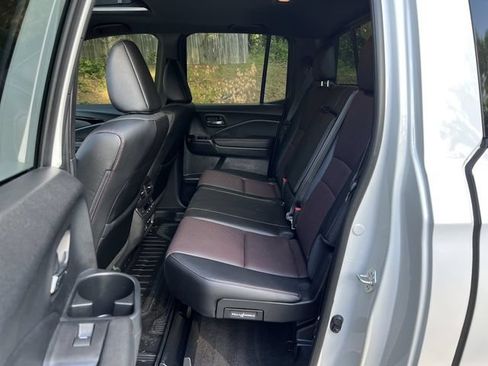 Used 2025 Honda Ridgeline Black Edition image 19