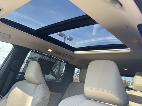 Certified 2025 INFINITI QX60 Luxe image 16