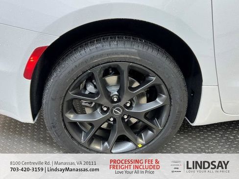 New 2026 Chrysler Pacifica Limited w/ S Appearance Package AWD/4WD image 11