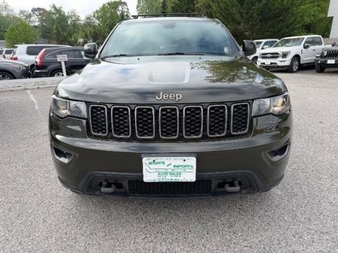 Used 2017 Jeep Grand Cherokee Laredo image 8