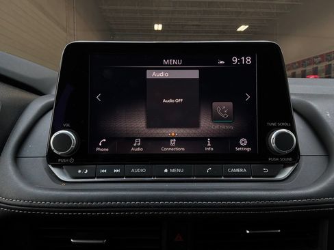 Used 2025 Nissan Rogue SV FWD image 29