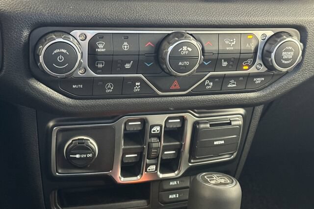 New 2026 Jeep Gladiator Sport AWD/4WD image 17