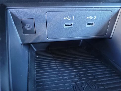 New 2026 Nissan Kicks SR w/ Cold Weather Package image 9