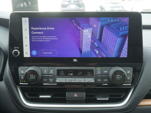 Used 2024 Toyota Grand Highlander AWD image 13