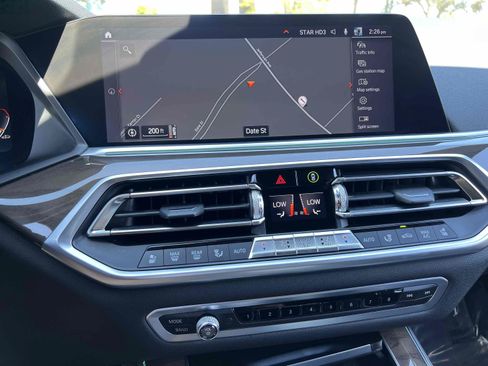Used 2019 BMW X5 xDrive50i w/ M Sport Package AWD/4WD image 10