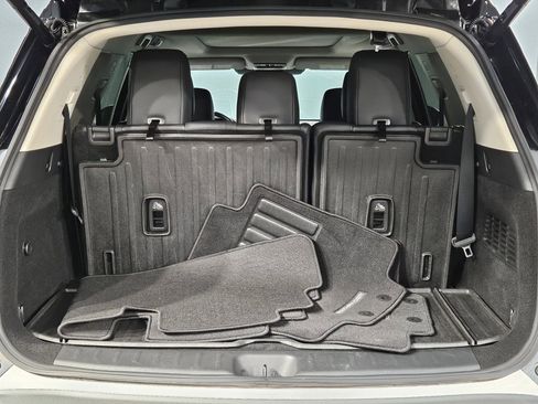 Used 2022 Nissan Pathfinder Platinum w/ Lighting Package (N93) image 18