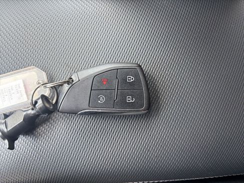Used 2025 Chevrolet Equinox LT FWD image 21
