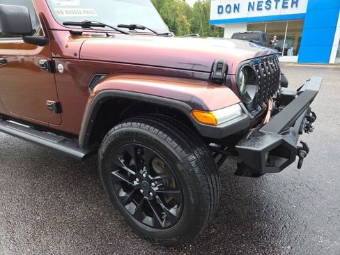 Used 2024 Jeep Wrangler Unlimited Sahara w/ Technology Group AWD/4WD image 31