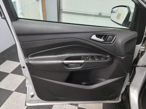 Used 2017 Ford Escape SE w/ SE Cold Weather Package AWD/4WD image 20