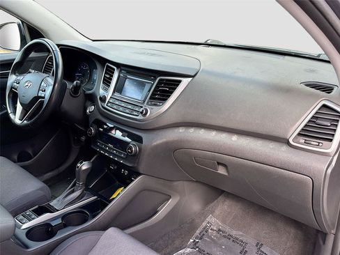 Used 2017 Hyundai Tucson Value AWD/4WD image 29