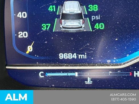 Used 2024 Chevrolet Suburban RST w/ Luxury Package image 34