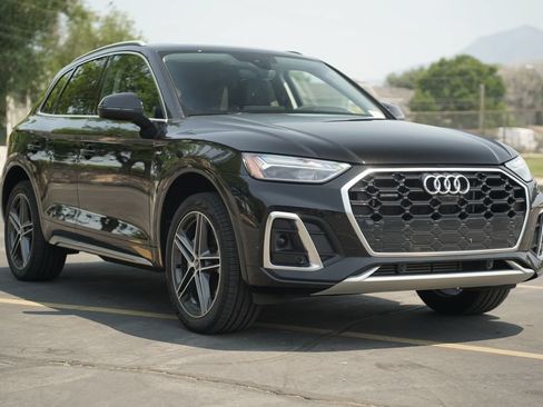 Used 2024 Audi Q5 e Premium Plus w/ Premium Plus Package AWD/4WD image 7