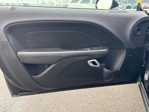 Used 2016 Dodge Challenger R/T Scat Pack w/ Leather Interior Group RWD image 15