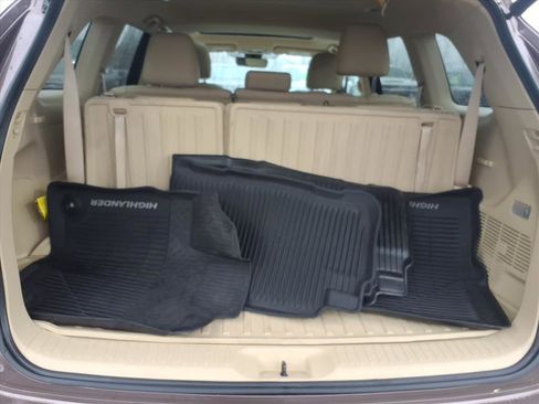 Used 2017 Toyota Highlander XLE image 33