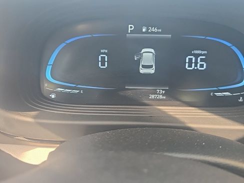 Used 2025 Hyundai Venue SEL FWD image 8