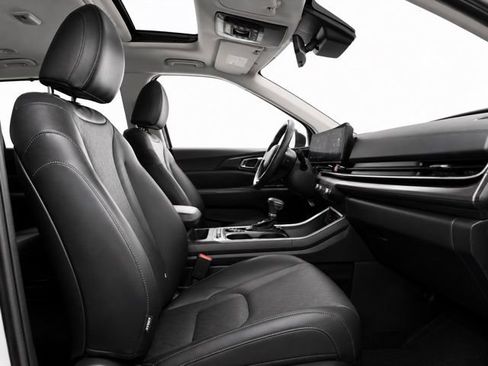 Used 2026 Kia Carnival SX w/ SX Dark Edition Package FWD image 30