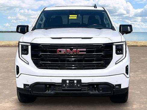 Used 2025 GMC Sierra 1500 Elevation w/ Elevation Premium Package AWD/4WD image 2