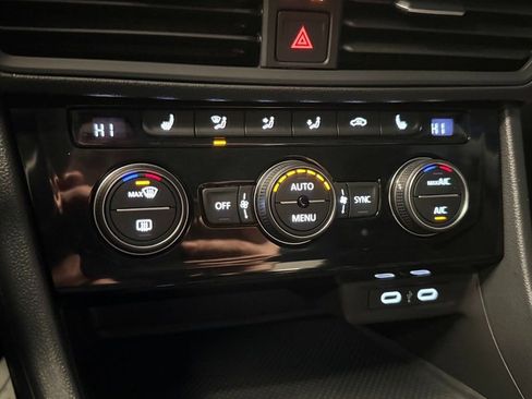 Used 2024 Volkswagen Jetta SE image 15