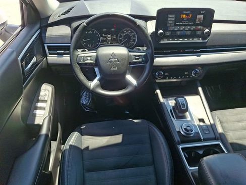 Used 2022 Mitsubishi Outlander SE AWD/4WD image 13