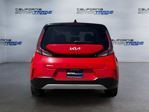 Used 2024 Kia Soul LX w/ Option Group 015 FWD image 6