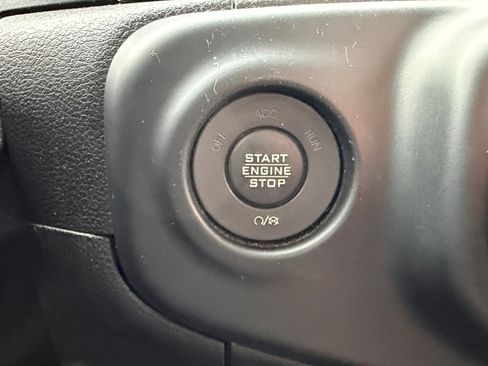 Used 2018 Jeep Wrangler Unlimited Sport S image 18