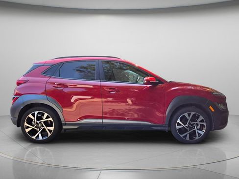 Used 2022 Hyundai Kona Limited w/ Cargo Package FWD image 4