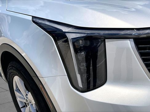 Certified 2026 Kia Sorento LX FWD image 25
