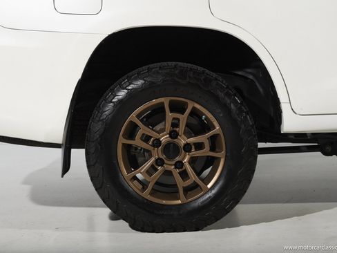 Used 2021 Toyota Land Cruiser Heritage Edition AWD/4WD image 12