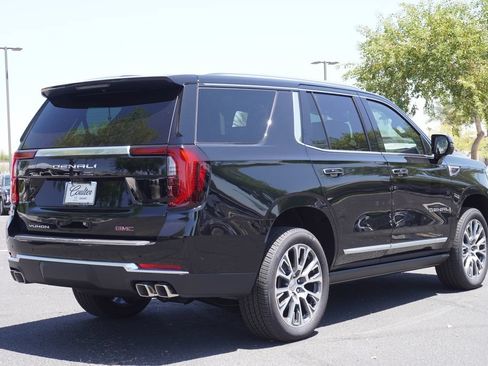 New 2026 GMC Yukon Denali w/ Denali Reserve Package AWD/4WD image 4