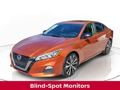 Used 2020 Nissan Altima 2.5 SR w/ Premium Package FWD image 4