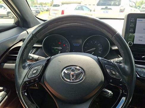 Used 2019 Toyota C-HR XLE FWD image 23